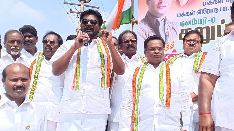 கர்னாடிக்-சிங்கர்,-ஹாக்கி-ப்ளேயர்,-உம்மன்-சாண்டியின்-சிஷ்யன்!---யார்-இந்த-கிறிஸ்டோப