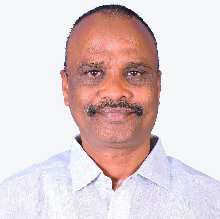 தடைபோடும் அதிமுக; தாண்டிச் செல்லும் பாமக - அதகளப்படும் ஆற்காடு தொகுதி
