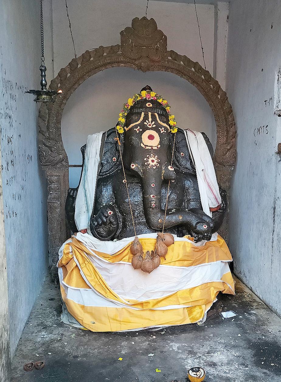 சிவகங்கை, சிவபுரிப்பட்டி சுயம்பிரகாசேசுவரர் : வரம் தரும் வடுக பைரவர்; திருமணம் கைகூடும்!