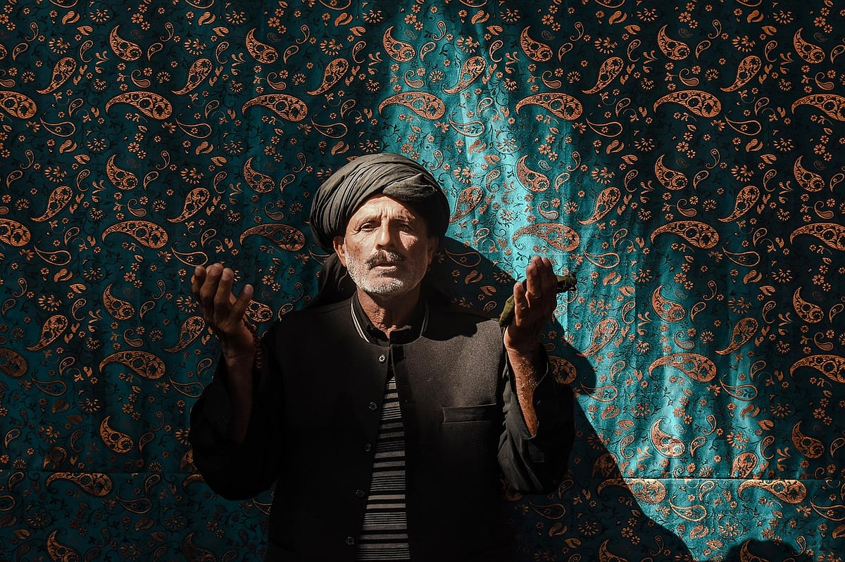 பாரசீகம்-ஈரானாக-மாறிய-கதை:-ஒரு-கலாச்சார-மாற்றத்தின்-வரலாறு