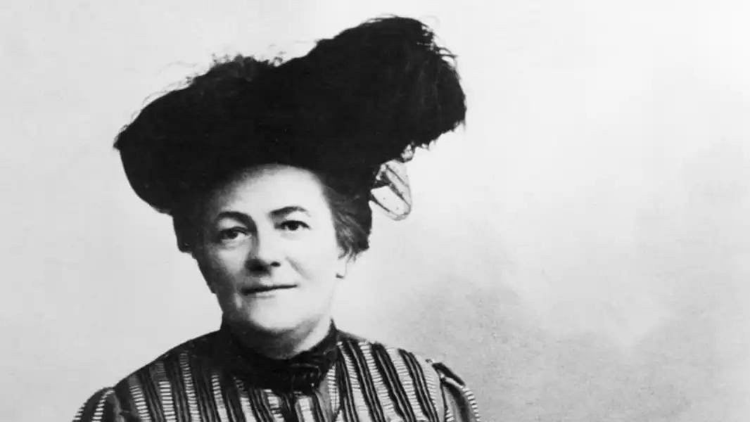 'சர்வதேச மகளிர் தினத்தின் ஆணிவேர்' - கிளாரா ஜெட்கின் என்ற நெருப்புப் பெண்ணைப் பற்றித் தெரியுமா?