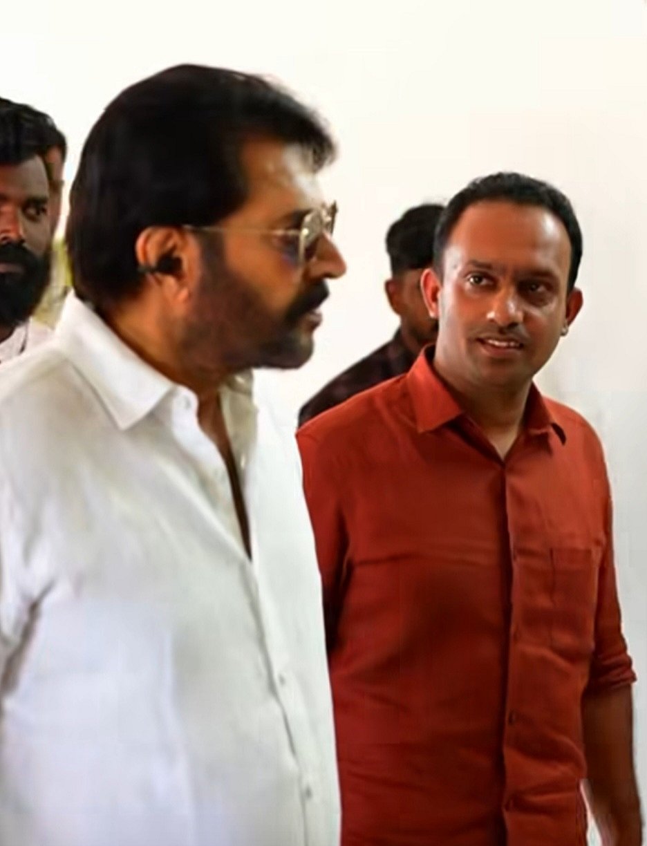 வயநாடு:-`மக்கள்-தவறாக-நினைப்பார்கள்;-தள்ளி-நில்லுங்கள்---மம்மூட்டி,-CPM-மா.செ-இடையே-நடந்