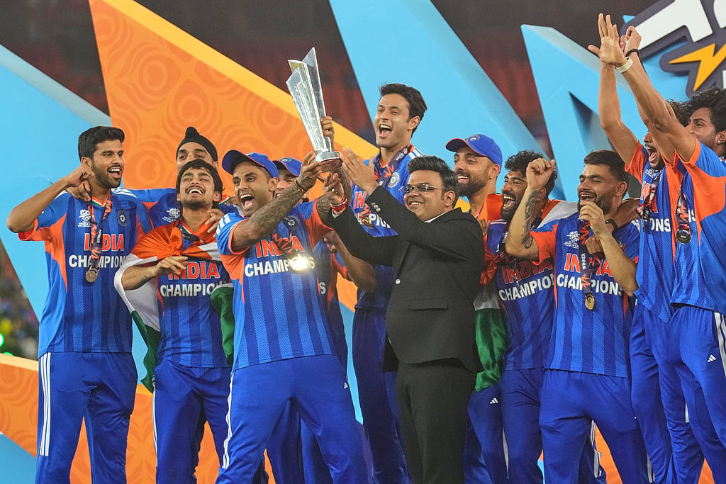 IND V NZ: கோப்பை வென்ற இந்தியா! ஆட்டம், பாட்டம், அழுகை, முத்தம், மகிழ்ச்சி.. நெகிழ்ச்சி கொண்டாட்டம்!
