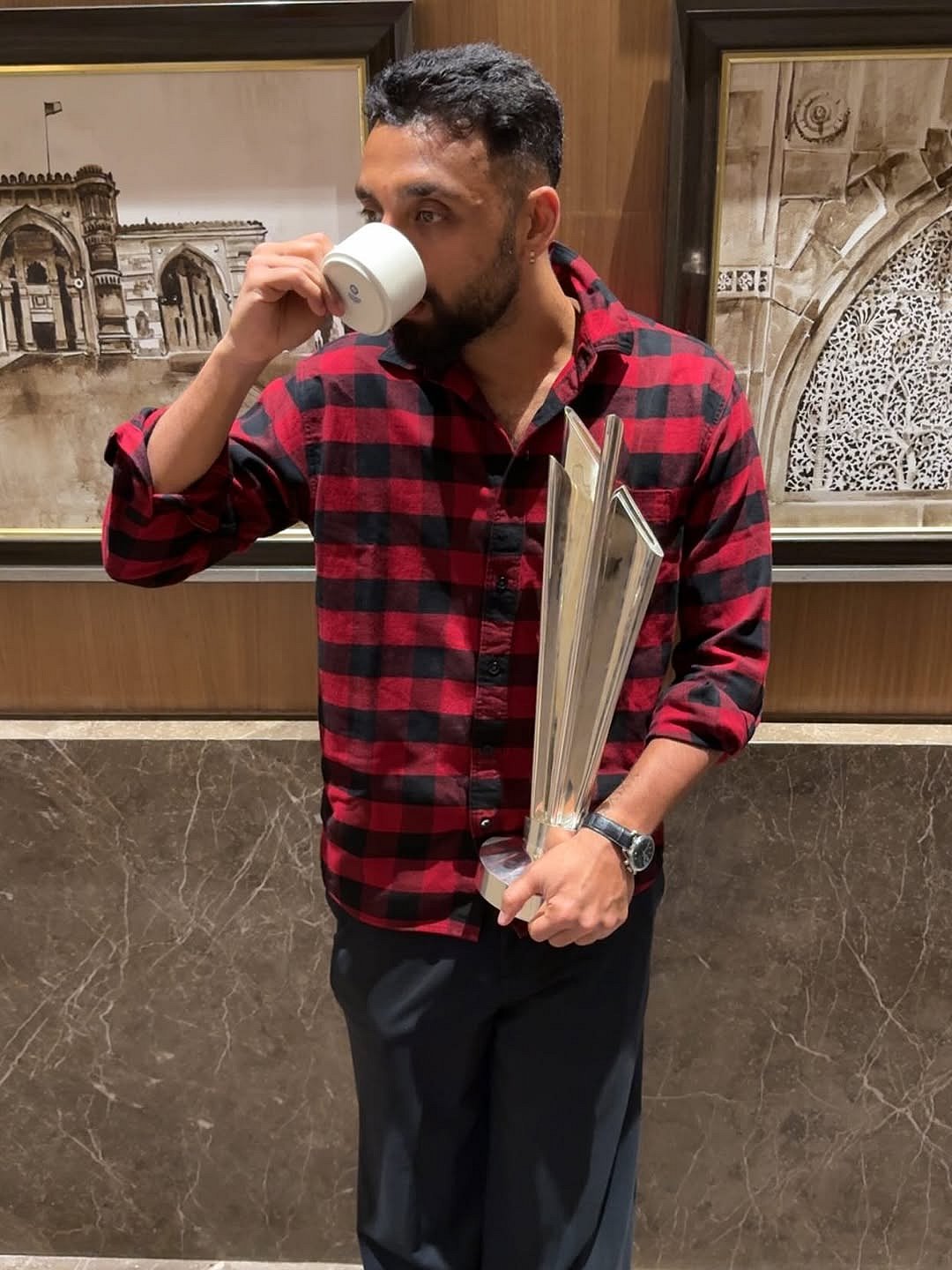 T20-World-Cup:-`மீண்டும்-டீ-கப்-புகைப்படம்---வருண்-சக்ரவர்த்தியின்-இன்ஸ்டா-பதிவு-வைரல்!