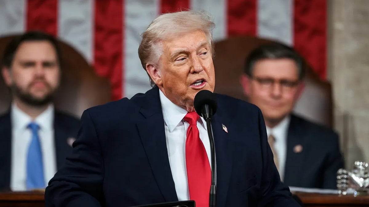 Kharg-Island:-ஈரான்-மகுடக்-கல்லில்-தாக்குதல்;-நாகரிகத்திற்காக-இதை-மட்டும்-செய்யவில்லை---ட்ரம்