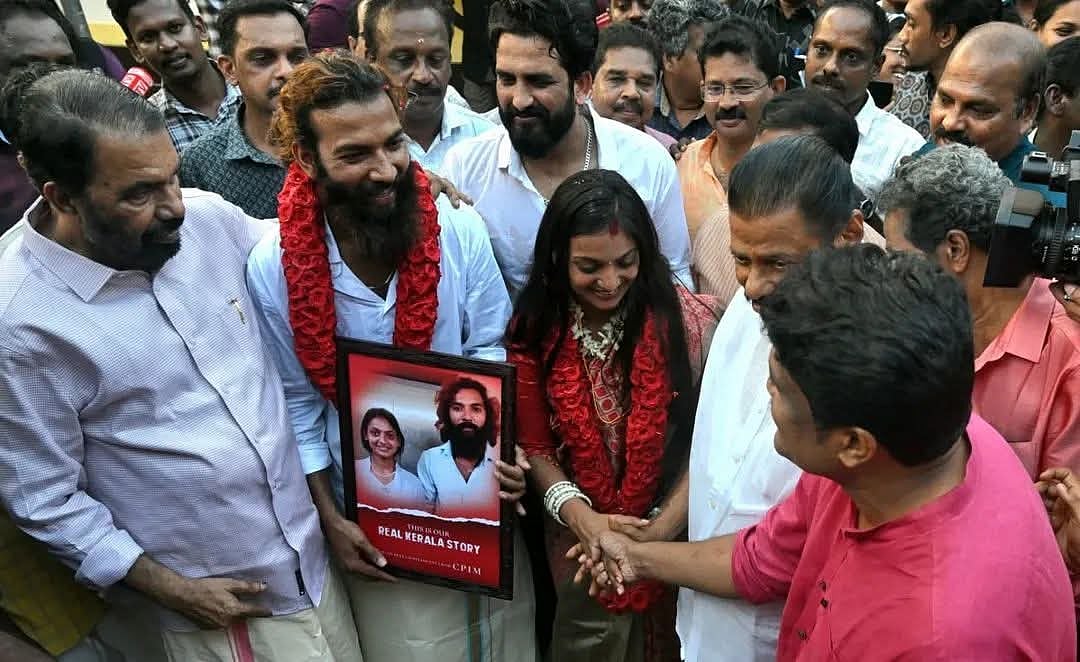 மோனலிசா-போஸ்லேவுக்கு-18-வயது-பூர்த்தி-ஆகும்-முன்பே-திருமணம்-நடந்ததா?
விவாதத்துக்கு-காரணம்-என்ன?