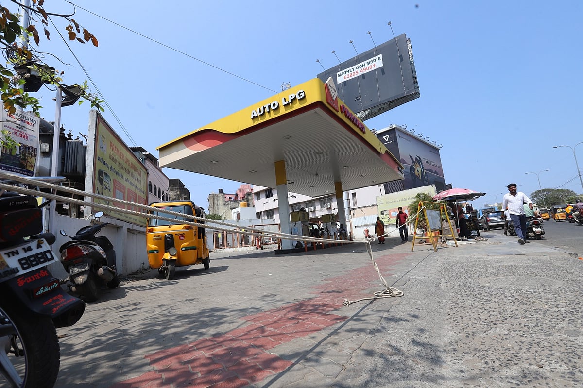 Chennai : ஸ்டாக் இல்லை - காலியான பெட்ரோல் பங்குகள்; பதற்றமடையும் சென்னை வாகன ஓட்டிகள்!