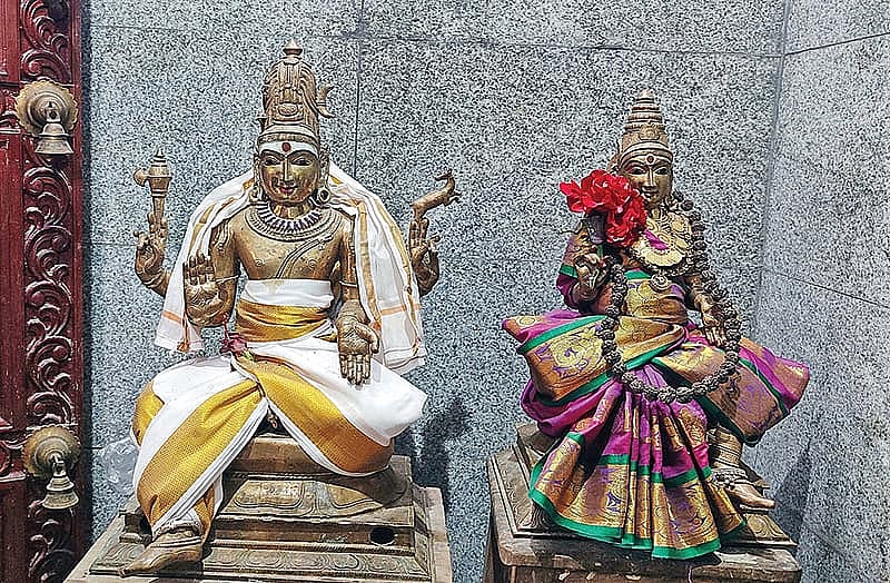 புதுச்சேரி, நவம்மாள் காப்பேர் நவகோள் லிங்கேஸ்வரர் ஆலயம் : ஒன்பது கோள்களின் தோஷமும் தீரும் ஒரேதலம்!