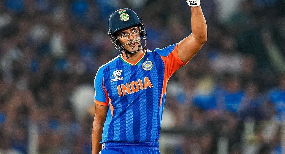 Shivam-Dube:-`கோப்பை-வென்ற-கையோடு-ரயிலில்-பயணம்:-`அது-அந்த-கிரிக்கெட்-வீரரா?---TTR-கேட்ட-கேள்வி