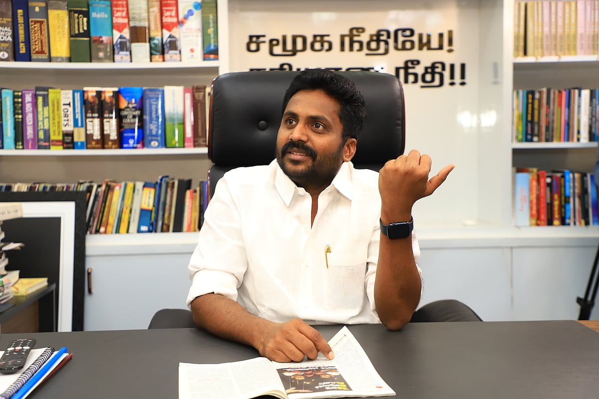 ராஜீவ்-காந்தி-பதவிக்கு-வேட்டு!---`டெண்டர்-முதல்-இன்ஸ்டா-வரை...---வெடித்துக்-கிளம்பிய-விī