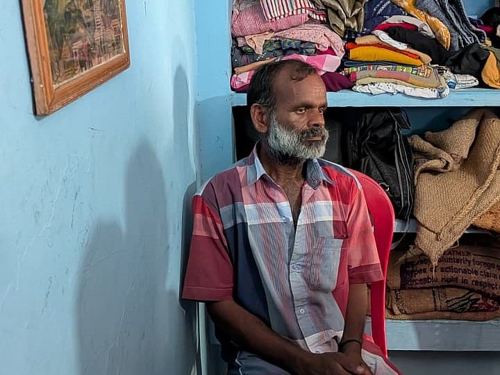 மாணவியின் தந்தை