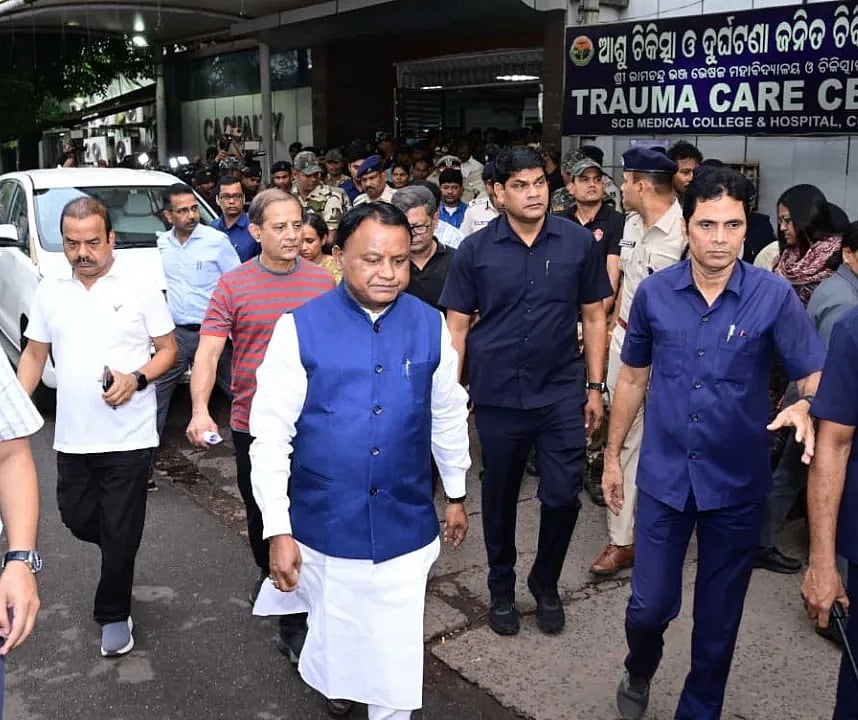 அதிகாலை-துயரம்:-ஒடிசா-மருத்துவமனையின்-அவசர-சிகிச்சை-பிரிவில்-தீப்பிடித்து-10-நோயாளிகள்-உயிரிழப்பு