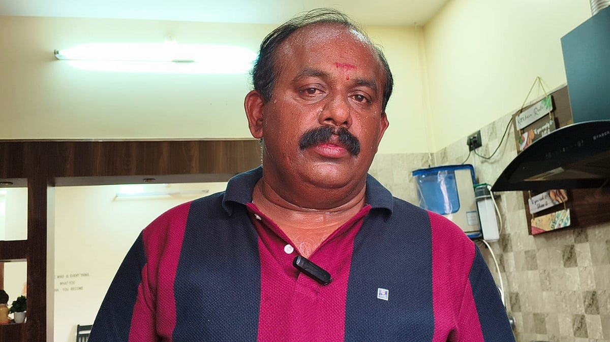 `போலீஸ் துணையுடன் தற்கொலைக்கு.! - வீட்டுக்குள் இருந்தே செய்தியாளர்களை சந்தித்த அதிமுக பிரமுகர்