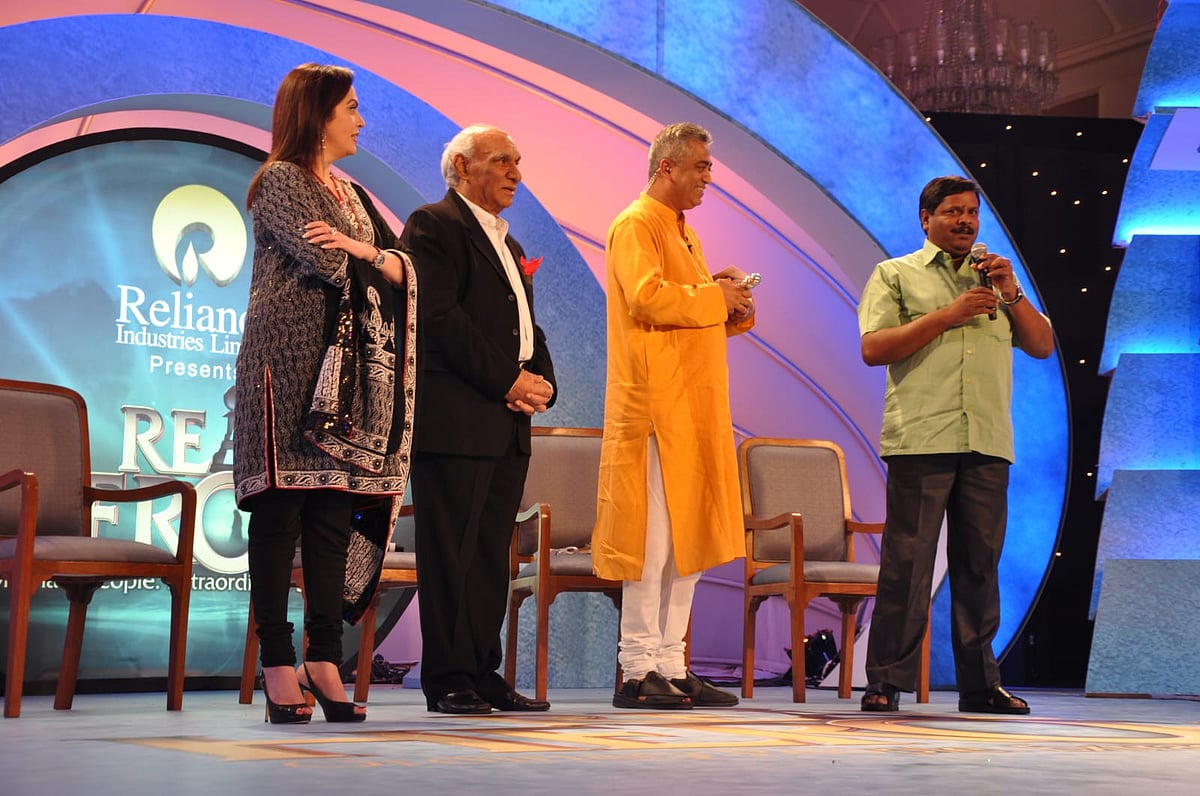 அம்பானி விழாவில் யோகநாதன்.jpeg