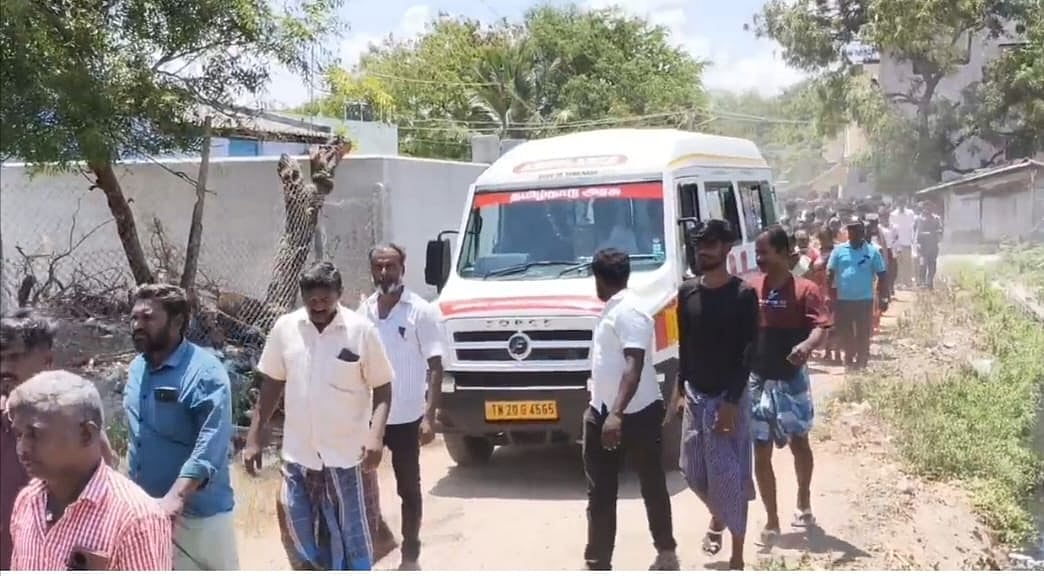 `9-நாள்களுக்குப்-பிறகு-தகனம்-செய்யப்பட்ட-மாணவியின்-உடல்---கண்ணீரில்-வேடநத்தம்-கிரா