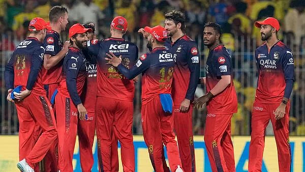 IPL : விற்பனைக்கு வரும் ராயல் சேலஞ்சர்ஸ், ராஜஸ்தான் ராயல்ஸ் - ரூ.16,000 கோடியை நிராகரித்த RR!