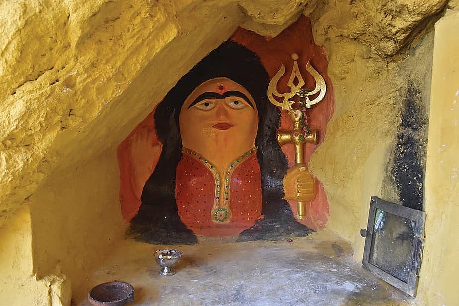 திண்டுக்கல், மாம்பாறை முனியப்பன்: ஆண்கள் மட்டுமே வழிபடலாம்... தீராத பிரச்னைகள் தீரும் தலம்!