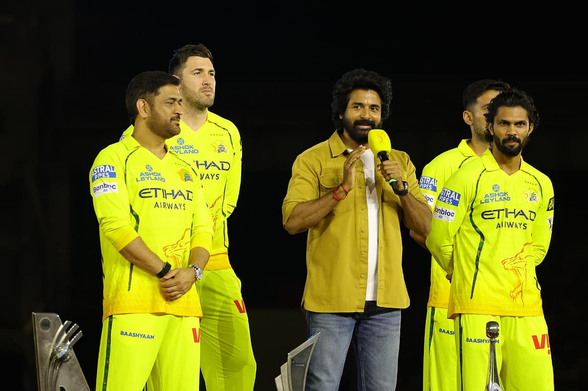 தோனி - சிவகார்த்திகேயன்