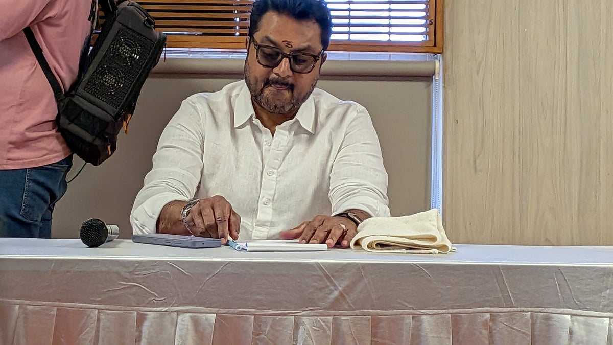 பரப்புரை குழுவில கூட நாட்டாமை பெயர் இல்லை -பாஜகவுக்கு எதிராக கொந்தளிக்கும் சரத்குமார் ஆதரவாளர்கள்!