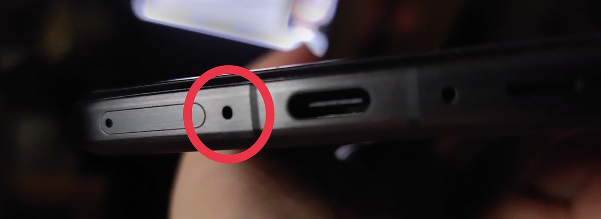 Noise-canceling microphone