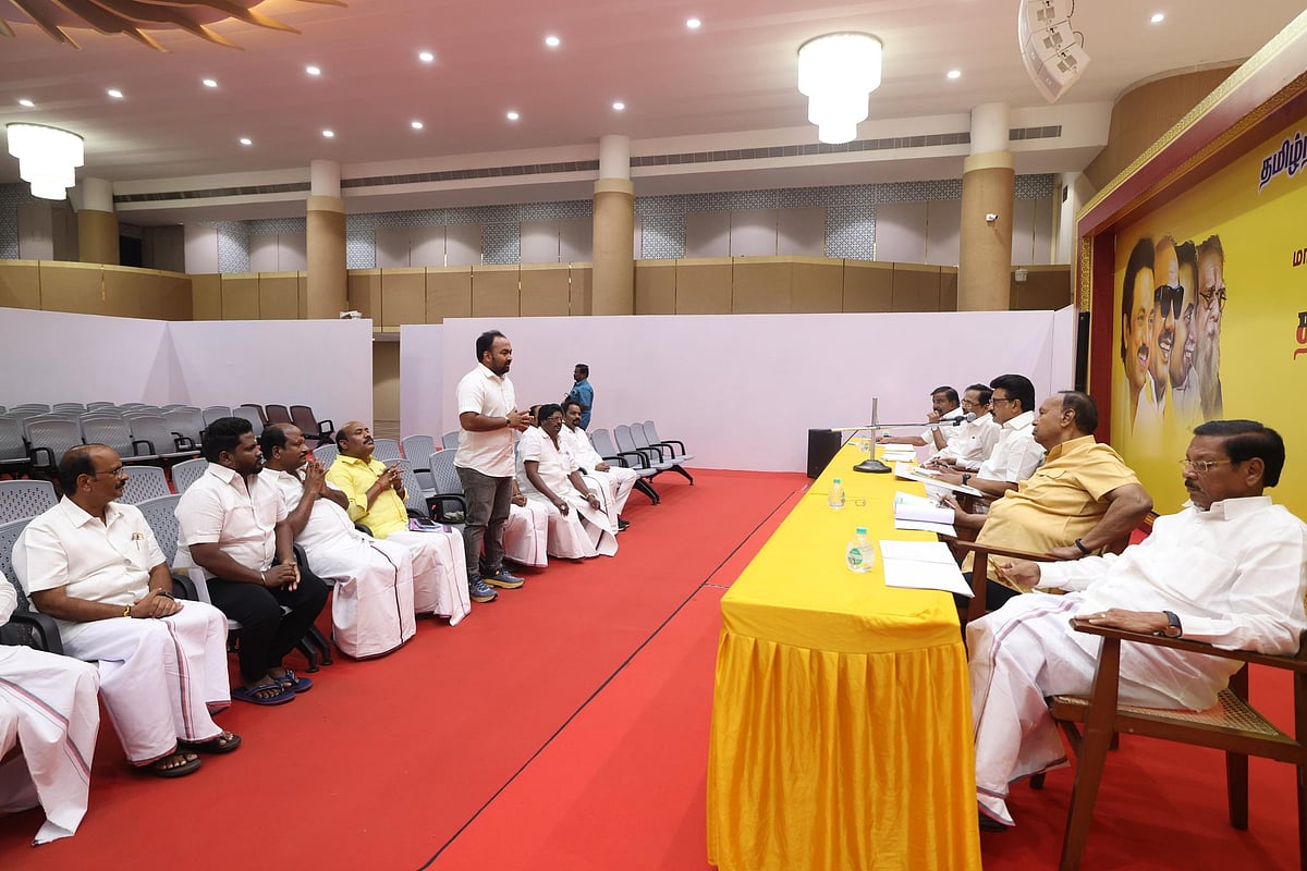 சிரிப்பு, கோபம், அதட்டல் - எப்படி முடிந்தது திமுக நேர்காணல்!