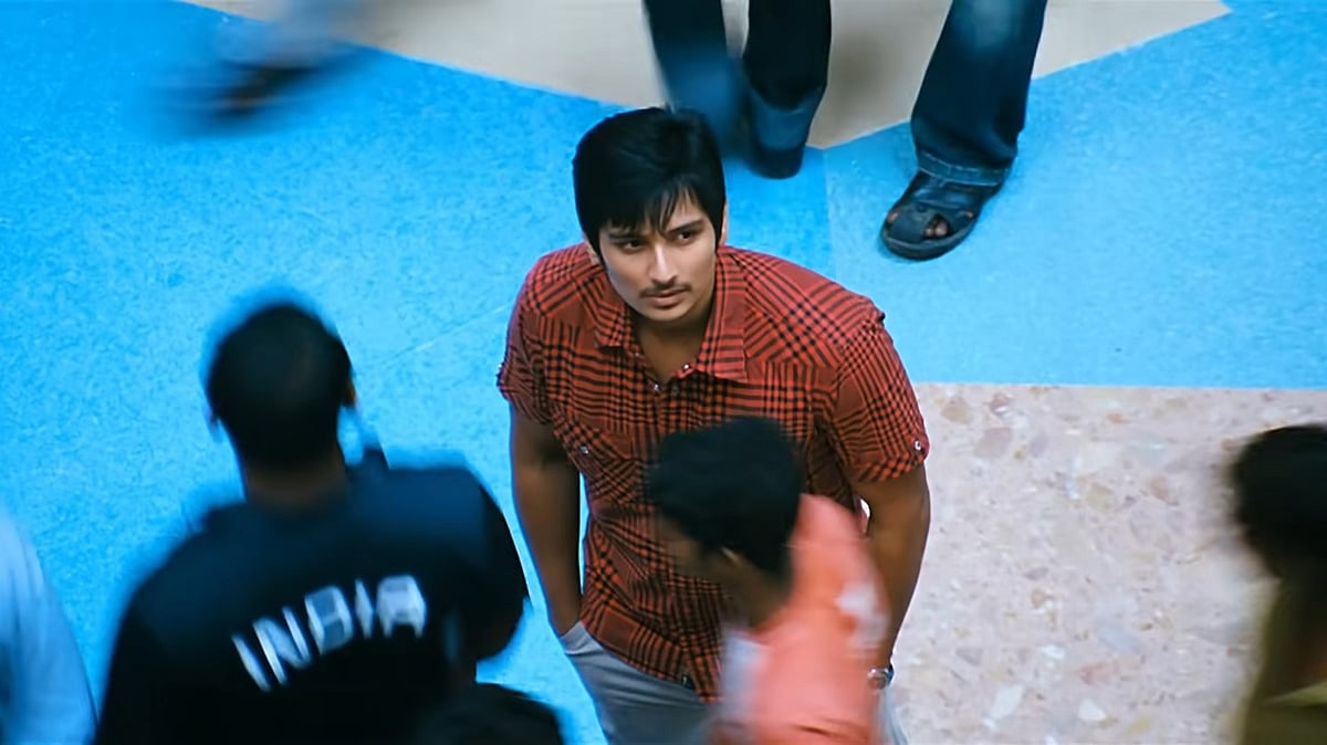 என்னமோ-ஏதோ:-குவியமில்லா-காட்சி-பேழை-வரிக்கு-பின்னிருக்கும்-கதை!---மதன்-கார்க்கி-|-வரி&