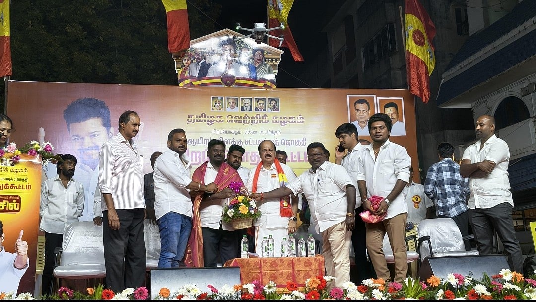 வேட்பாளர் கூட்டத்துக்கு தேர்தல் அதிகாரியின் காலில் விழுந்து அனுமதி கேட்டோம் -  குமுறும் தவெக மா.செ