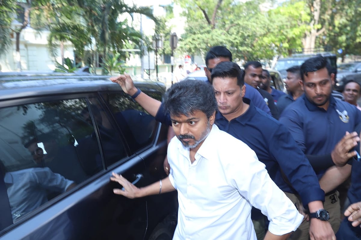 தலைமைச் செயலகத்தில் விஜய்! - தேர்தல் அதிகாரியுடன் சந்திப்பு; என்ன புகார் கொடுத்தார்?