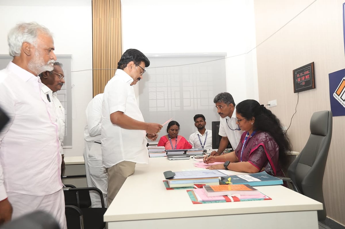 நான்காவது முறையாக கொளத்தூரில்... வேட்புமனு தாக்கல் செய்து, பிரசாரத்தைத் தொடங்கிய ஸ்டாலின்!  - Album