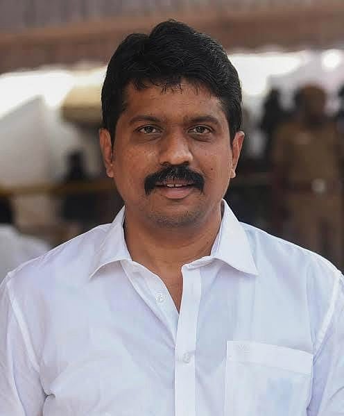 சுகுமாரால்-அதகளப்படும்-அதிமுக-கூட்டணி;-ஹாட்ரிக்-வெற்றிபெறுவாரா-ஈஸ்வரப்பன்?---பரபரக்கும்-ஆற்காடு-களம்