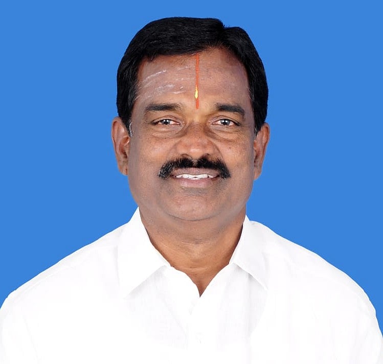 TVK: விஜய் முன் நிறுத்தப்பட்ட `திடீர் வேட்பாளர் - திக்குமுக்காடும் திருப்பத்தூர் தவெக!