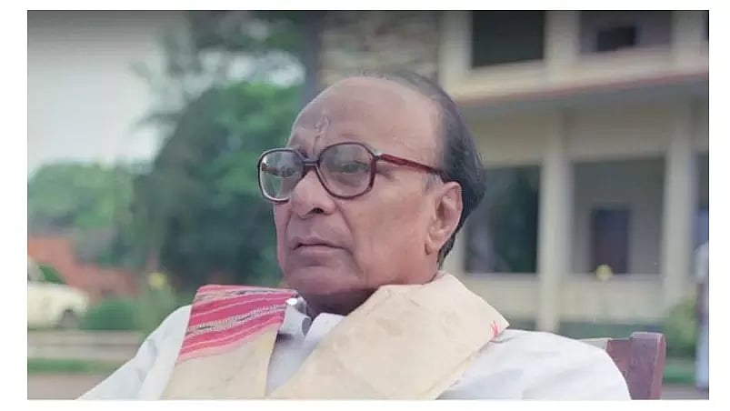 அந்த-ஒருவரால்தான்-அது-நடக்கவில்லை---திமுக---அதிமுக-இணைய-முயன்ற-கதை-தெரியுமா?-|-Vote-Vibes