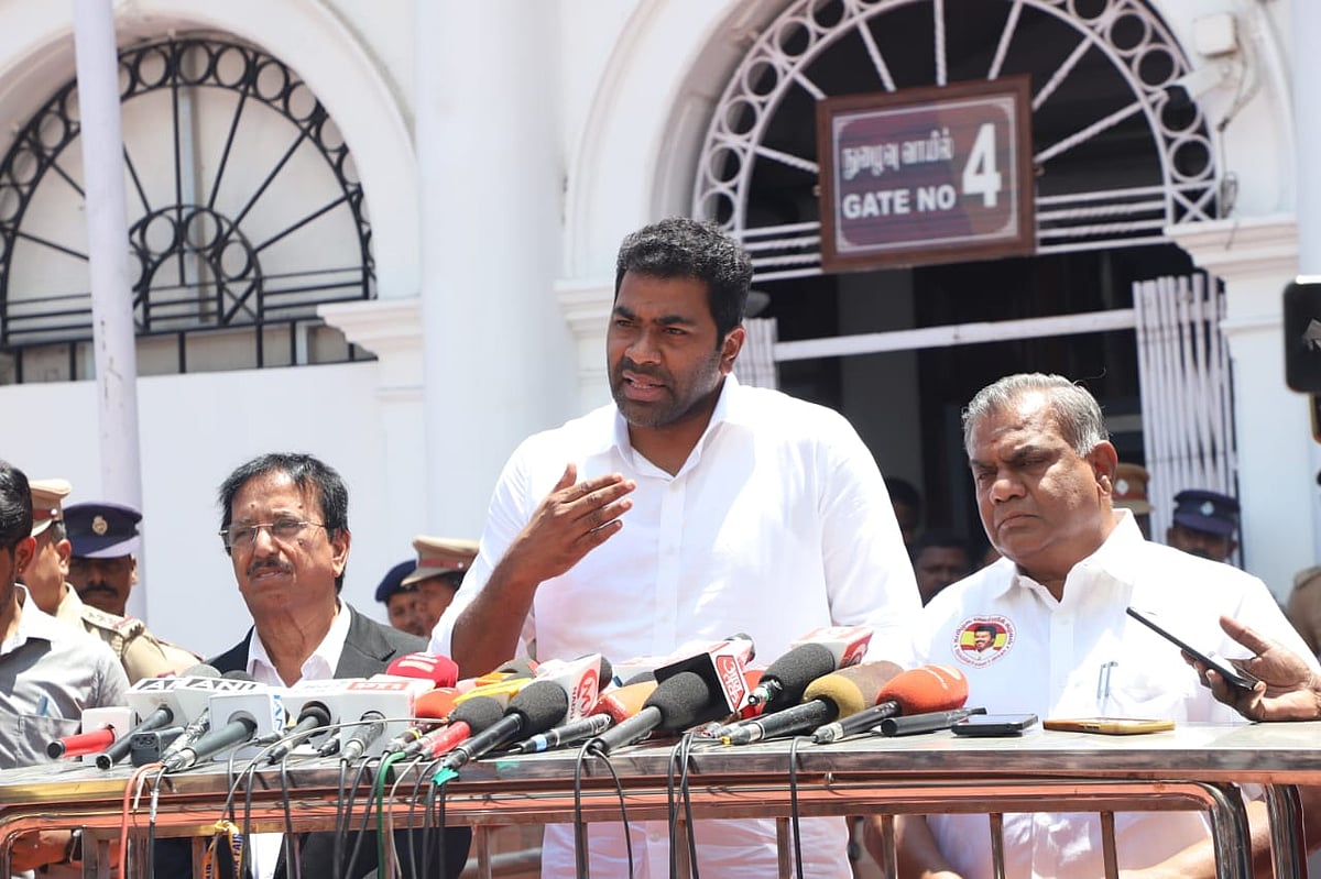 கூட்டமே இல்லாத ஸ்டாலினின் ரோடு ஷோவுக்கு 2000 போலீஸ் பாதுகாப்பா? - கொந்தளிக்கும் ஆதவ்!