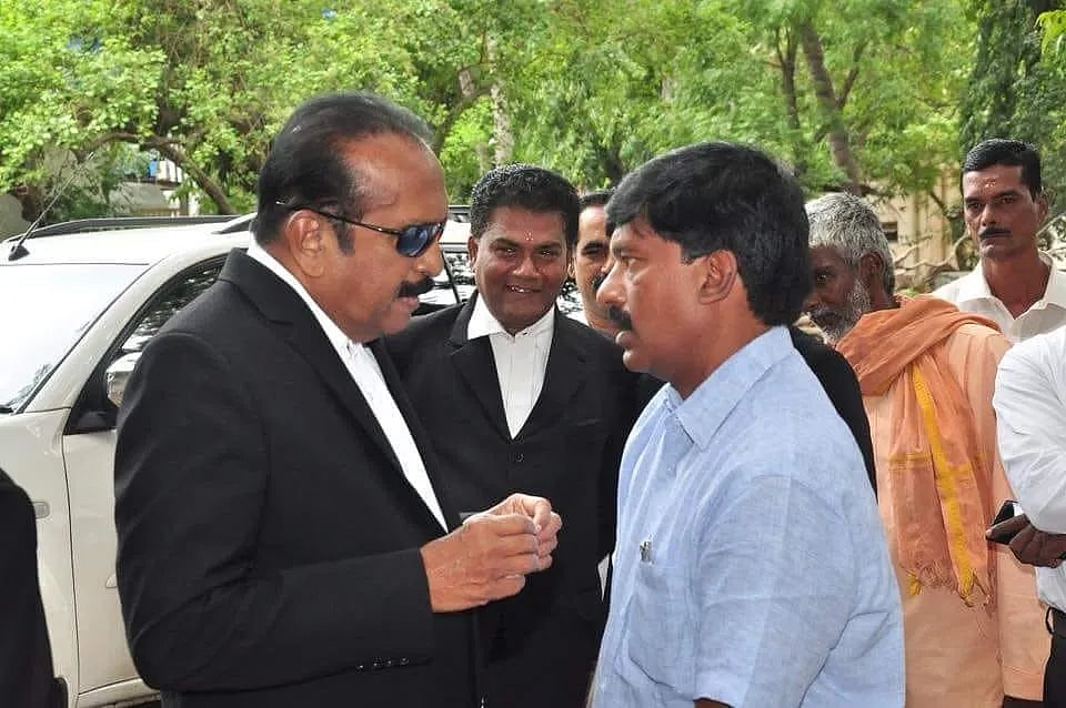 மதிமுக: `மகனால் வைகோ உயிருக்கு ஆபத்து; கார்ப்பரேட் ரெளடி.! - முன்னாள் நிர்வாகியின் பரபரப்பு பேட்டி