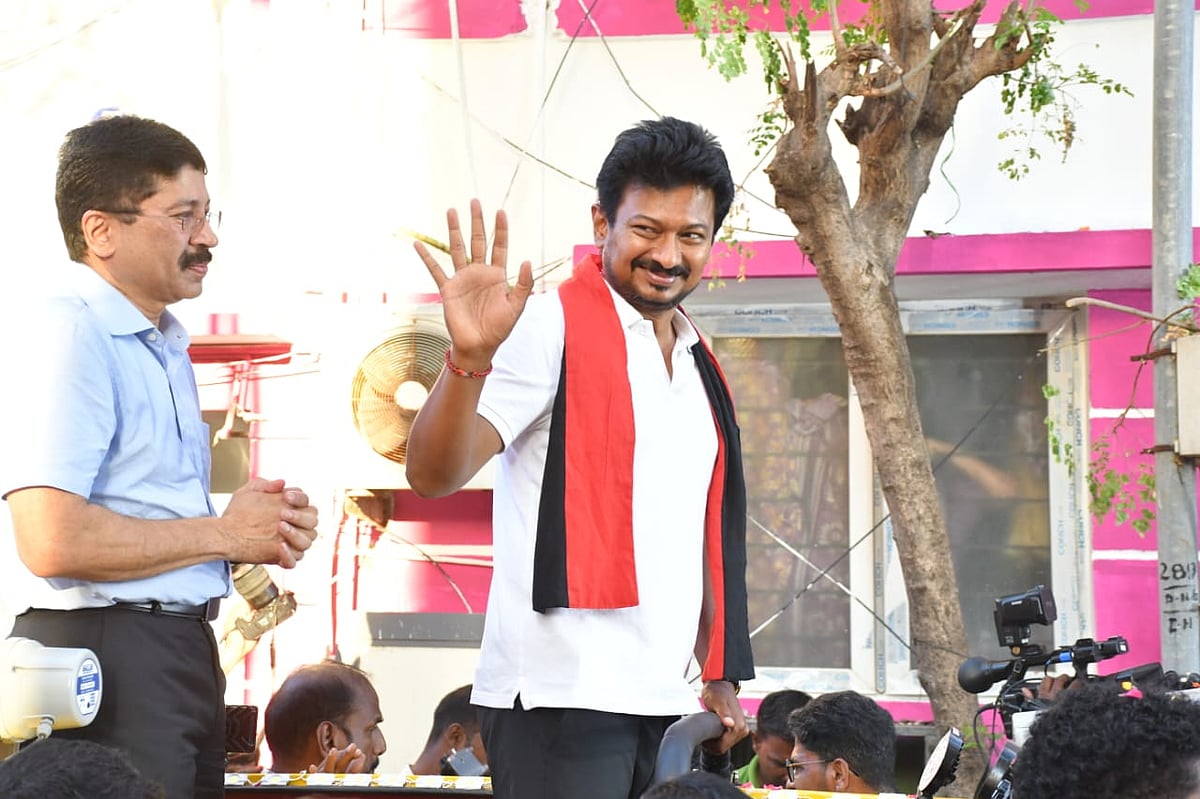 செங்கேணி அம்மன் கோவிலில் வழிபாடு.! - தொகுதிக்குள் சென்டிமென்டாக பிரசாரத்தை தொடங்கிய உதயநிதி!