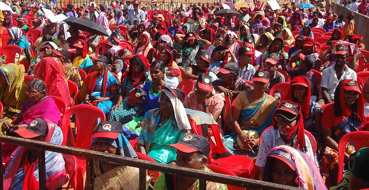 பொதுக்கூட்டத்தில் கலந்துகொண்டவர்கள்