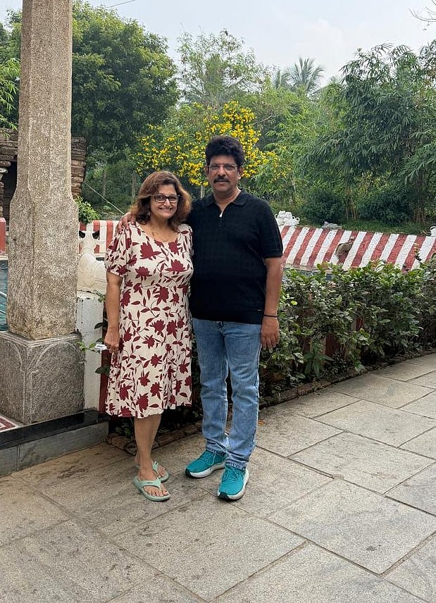 கணவருடன்