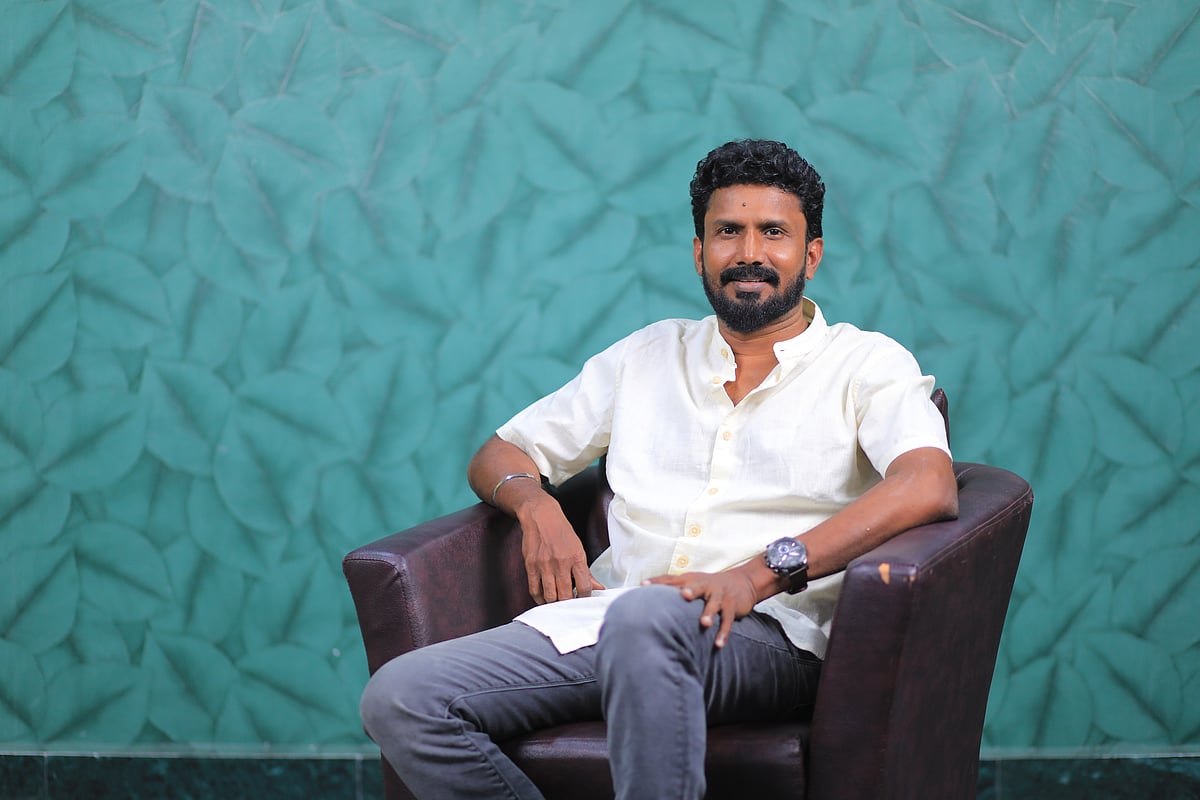 பாடலாசிரியர் மோகன் ராஜன்