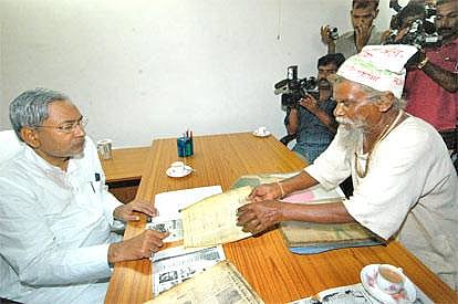 Manjhi with nithish kumar
