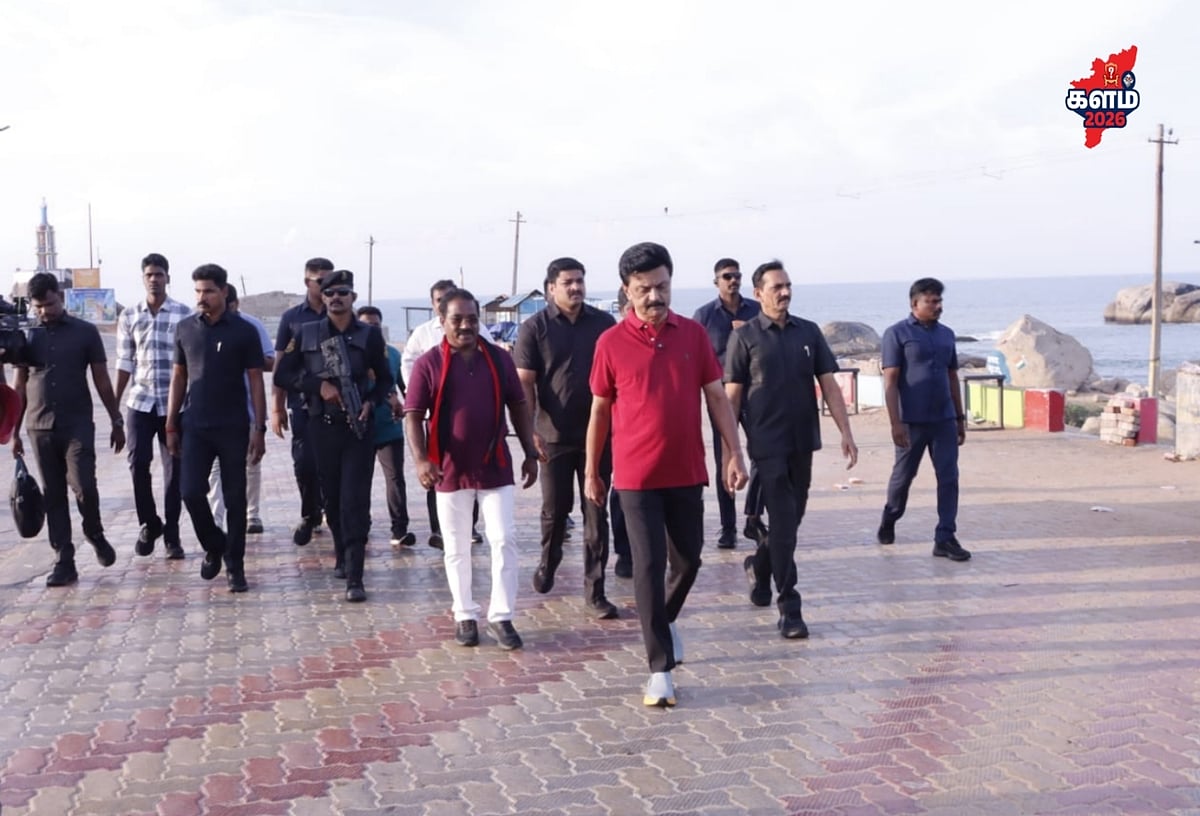 கன்னியாகுமரி: கடற்கரை வாக்கிங்; மீனவ மக்கள் சந்திப்பு; ஸ்டாலின் தேர்தல் பரப்புரை | Photo Album