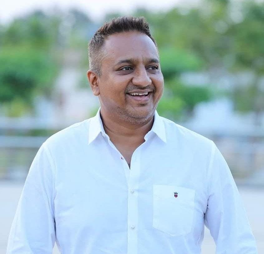 ``என் மகன் அல்ல, நானே வேட்பாளர்; நாளை மனு தாக்கல் செய்கிறேன்’’ - ராணிப்பேட்டை காந்தி எக்ஸ்க்ளூசிவ்!