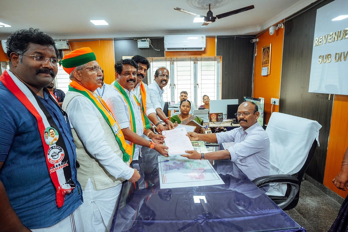 பாஜக-வேட்பாளர்கள்-வேட்புமனு-தாக்கல்:-தமிழ்நாட்டில்-முகாமிட்ட-பாஜக-வின்-முக்கியப்-புள்ளிகள்!