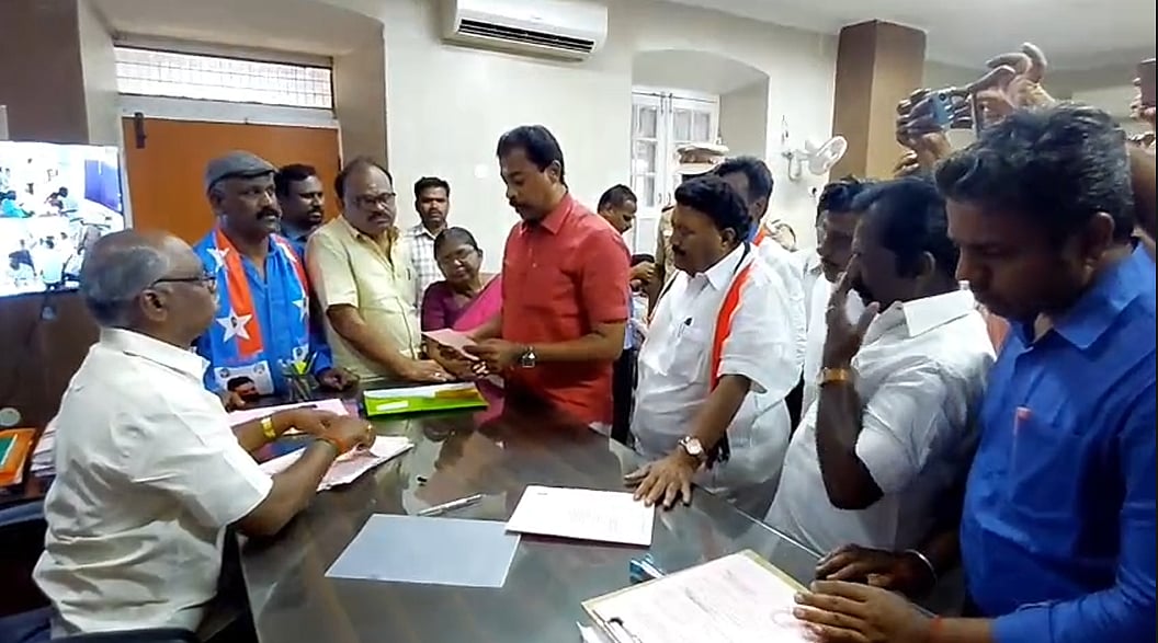 வாக்குவாதத்தில் ஈடுபட்ட திண்டுக்கல் சீனிவாசன்