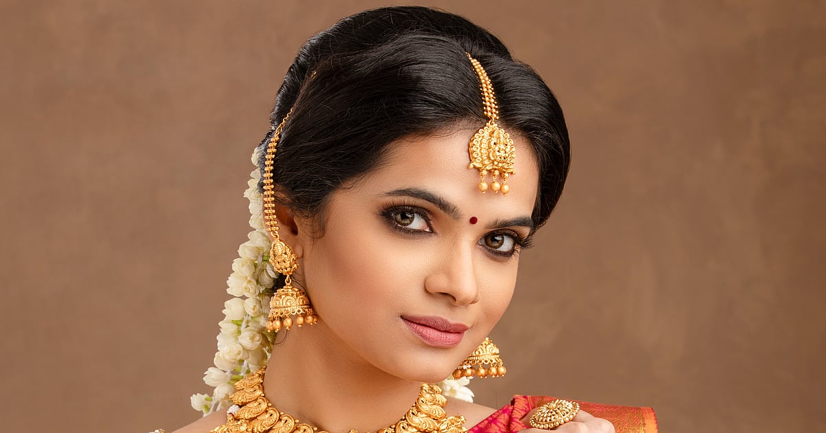 Gold in 2026: தங்கம் இப்போது வாங்கலாமா? இல்லை வெயிட் பண்ணலாமா? 2026 ...