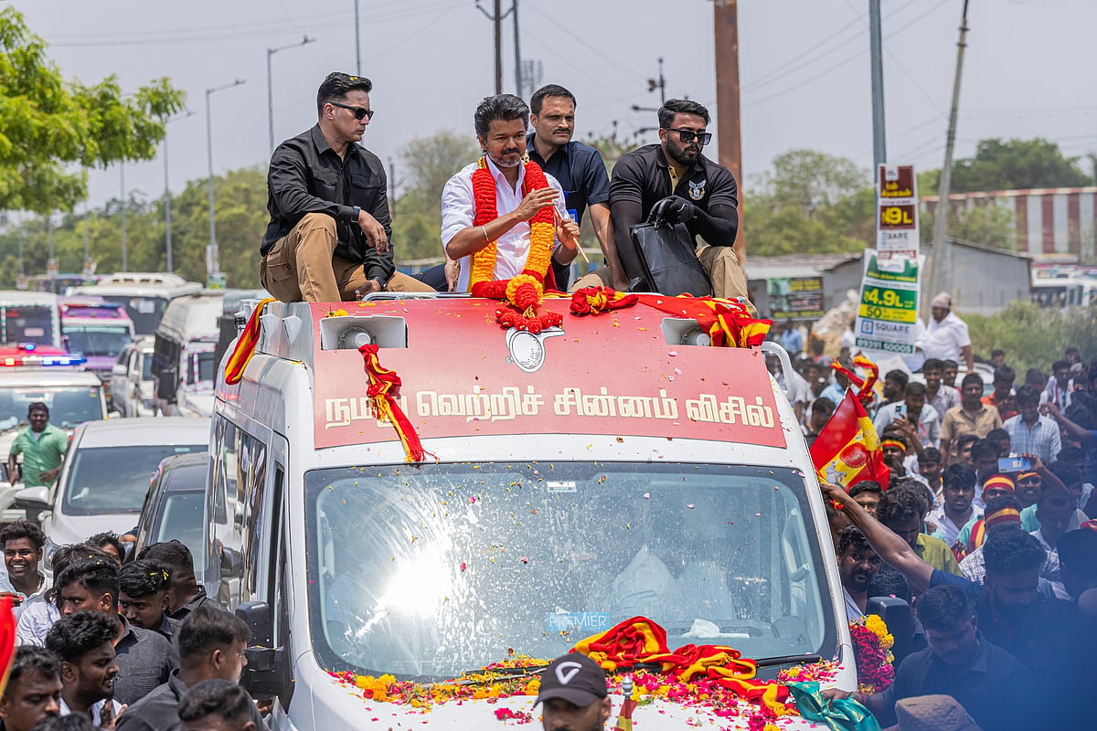 பிரசாரத்துக்கு விடுமுறை எடுக்கும் விஜய் - கவலையில் தவெக வேட்பாளர்கள்?