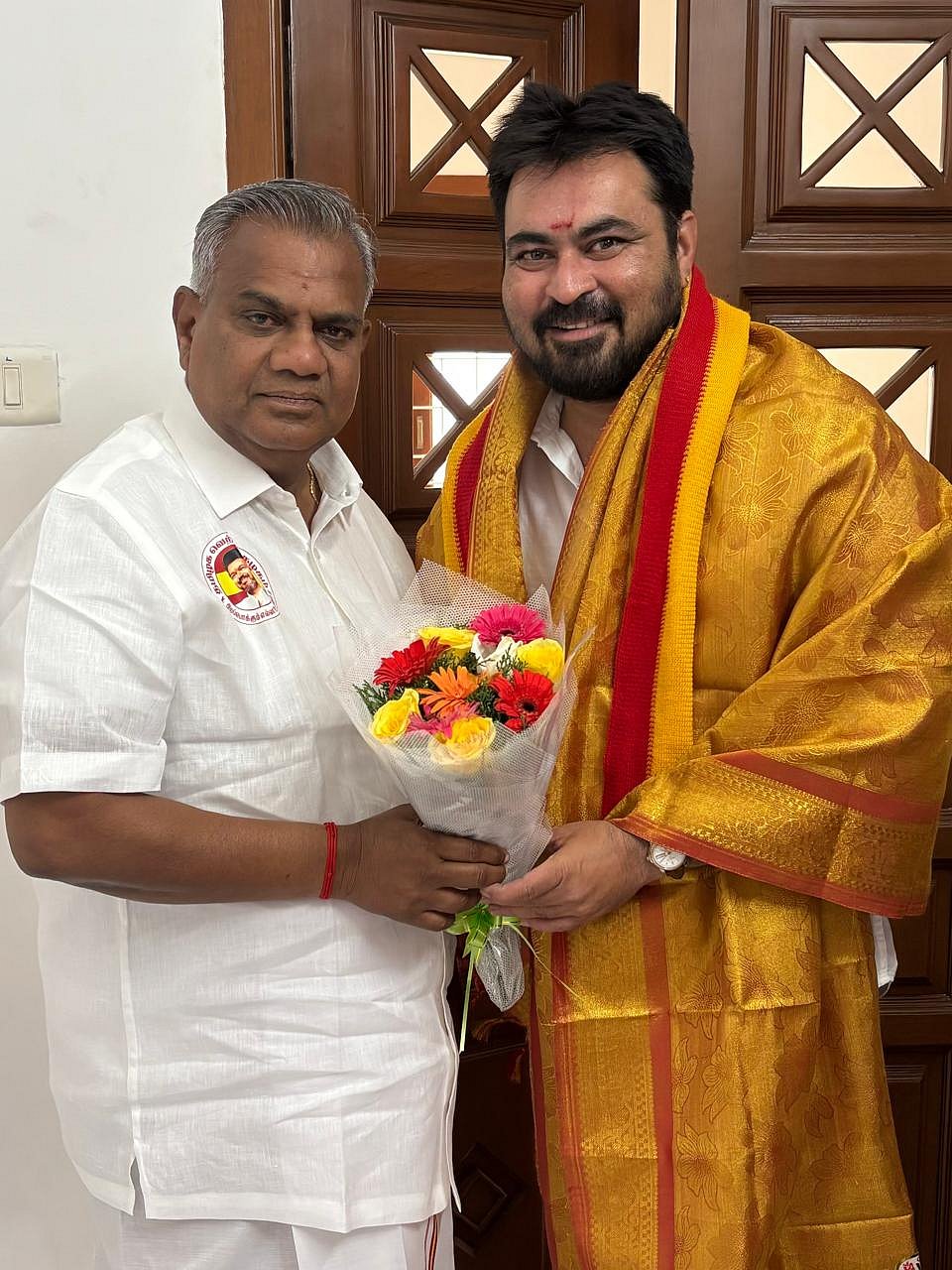 தவெக-வில் இணைந்தார் பிக்பாஸ் தினேஷ்!