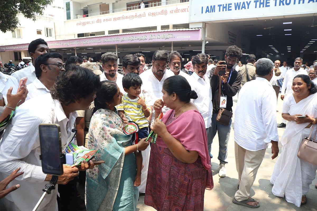களைகட்டும் 2026 தேர்தல்: செல்ஃபி, MGR Dance - சென்னையில் வேட்பாளர்களின் வாக்குசேகரிப்பு| Photo Album