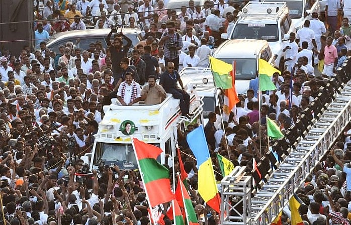 இபிஎஸ் மற்றும் டிடிவி இணைந்து பிரசாரம்