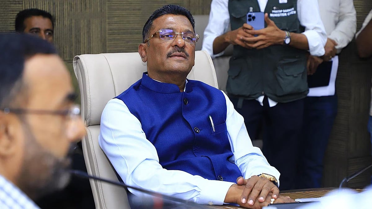 `மராத்தி தெரியாவிட்டால் ஆட்டோ, டாக்ஸி டிரைவர்கள் லைசென்ஸ் ரத்து- புது கெடுவால் டிரைவர்கள் அதிர்ச்சி