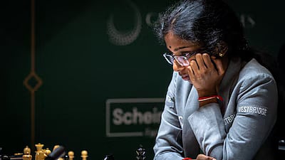 2026-FIDE:-மகுடம்-சூடிய-வைஷாலி:-வெற்றியைத்-தொடர்ந்து-உலகக்கோப்பை-இறுதிப்போட்டிக்கு-முன்னேற்றம்!
